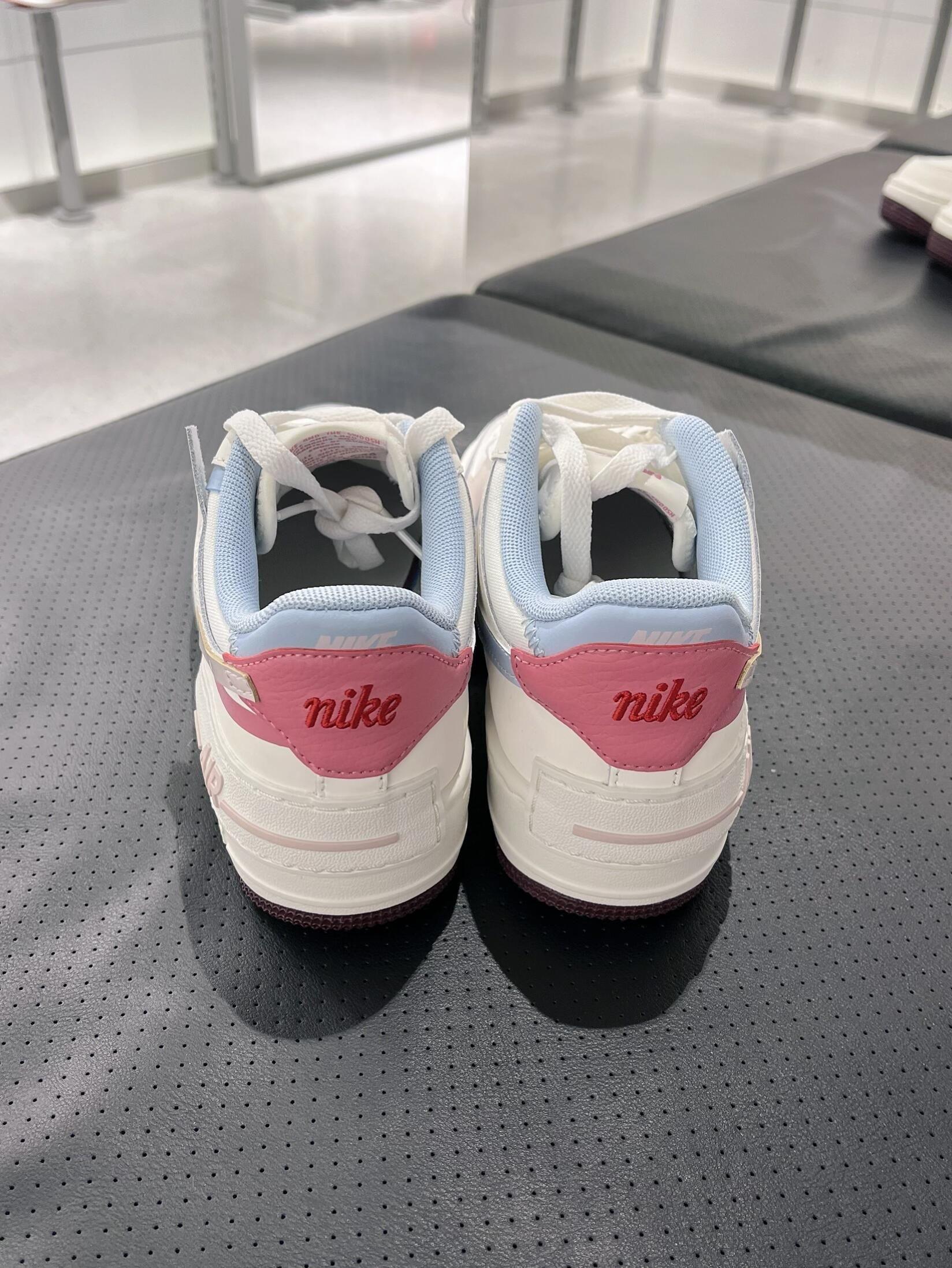 哇!被耐克这双粉蓝AF1甜到了! 🩷